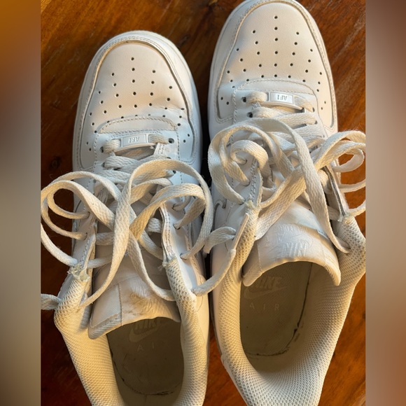 Only worn once, great condition. Men’s size 9 AirForce1’s. *Note the beige sole - Picture 2 of 3